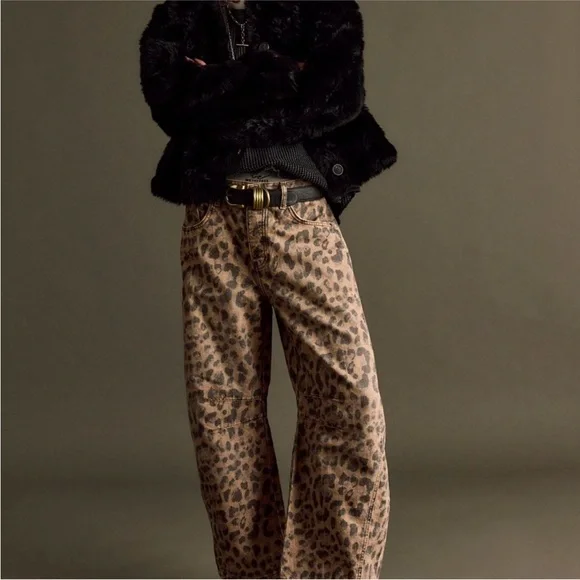 We The Free Good Luck Midrise Barrel jeans
Cheetah Leopard print- - Picture 5 of 6